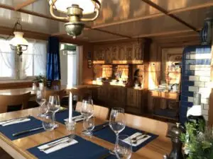 Gedeckter Tisch in der Gaststube