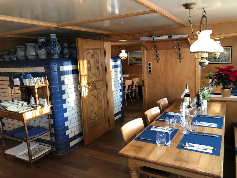 Gedeckter Tisch in der Gaststube