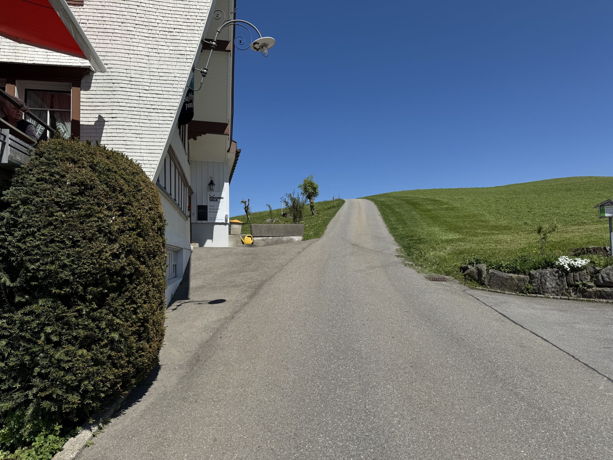 Strasse vor dem Haus
